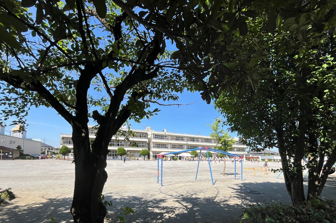 流山小学校